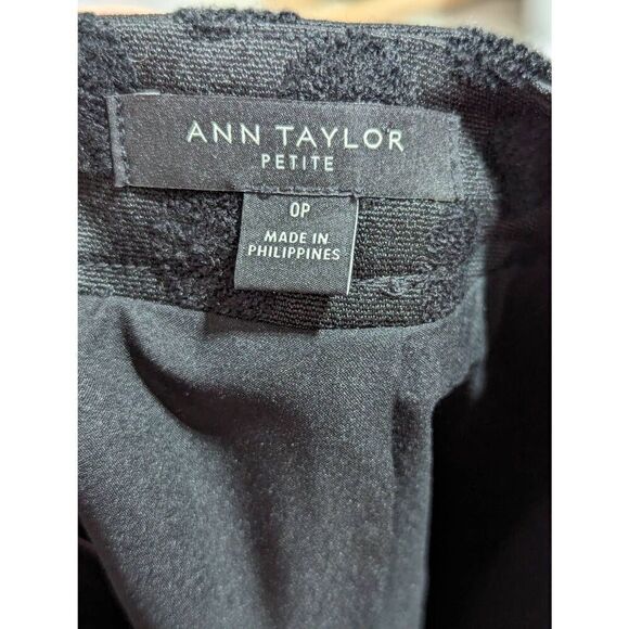 Ann Taylor Women's 0P Black Tonal Polka Dot Pencil Skirt - Picture 2 of 6